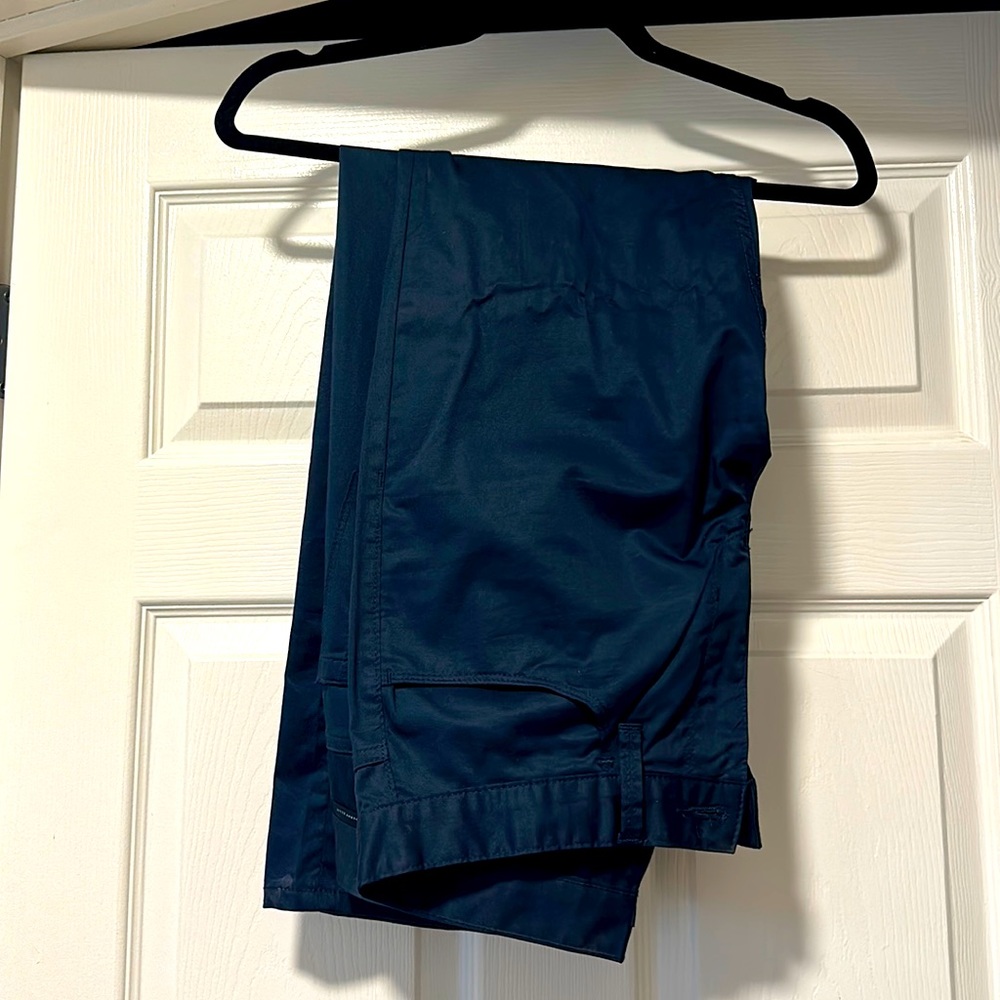 Perry Ellis 32 x 29 slim fit dark blue pants